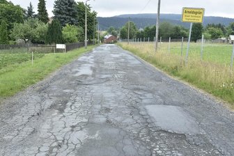 Kaputter Weg: Fahren Busse bald an Arnoldsgrün vorbei? - Der LPG-Weg in Arnoldsgrün: Sein Zustand ist sehr schlecht. 
