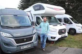 Karl Koffer, Karl Koje und Karl Kasten: Bei diesem Leubsdorfer hat jeder Caravan einen Namen - Jan Lippert (Foto) ist am Wochenende zur Messe „Reisen und Caravaning“ in Chemnitz mit seinen Karls-Campervans anzutreffen.