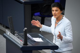 Sahra Wagenknecht, Parteivorsitzende des BSW, spricht in der 213. Plenarsitzung der 20. Legislaturperiode im Deutschen Bundestag.