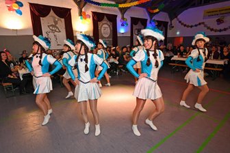 Karnevalisten rund um Oederan und Niederwiesa rüsten für die Kappenbälle - In Frankenstein bietet die Funkengarde immer ein erstklassiges Tanzprogramm.
