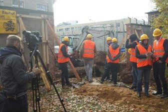 Kaßberg-Gefängnis: Erster Spatenstich für Gedenkort - Mitglieder des Vereins Lern- und Gedenkort Kaßberg-Gefängnis beim ersten Spatenstich heute Morgen.