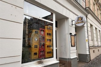 Kaßberger Restaurant nach zweitem Brandanschlag: Das sagen Polizei und Betreiber - Betreiber vom Restaurant auf dem Kaßberg will Sicherheitsmaßnahmen nach dem zweiten Anschlag verschärfen.