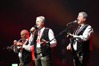 Kastelruther Spatzen bringen ein Stück Südtirol nach Zwickau - Die Kastelruther Spatzen – in der Mitte Sänger Norbert Rier – standen in Zwickau live auf der Bühne.