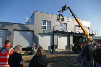 Katastrophenschutz: Bau von Zschopauer Rotkreuz-Zentrum auf der Zielgeraden - Von Außen sah das neue Zschopauer Rotkreuz-Zentrum beim Richtfest schon so gut wie fertig aus.