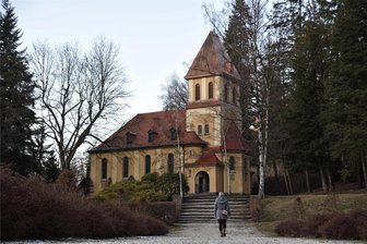 Katholische Kirche St. Elisabeth von Bad Elster fertig saniert - Die katholische Kirche St. Elisabeth im Paul-Schindel-Park in Bad Elster.