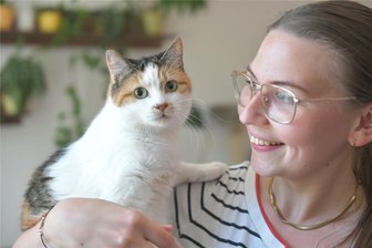 Katzenstorys, Teil 1: Das Leben der Katzen in Freiberg - Josephina Ehret-Strößner aus Freiberg mit Katze Linda (8) .