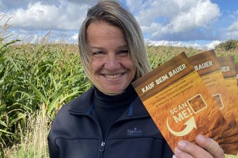 „Kauf beim Bauer“ schließt Marktlücke - Reichenbacher Frontfrau: „Damit hat ganz Deutschland Zugriff“ - Bei Wind und Wetter in der vogtländischen Natur: „Kauf beim Bauer“-Entwicklerin Katja Wolf. Ihre Suchmaschine für regionale Produkte ist jetzt auch via Apple App-Store erreichbar.