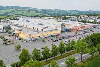 Kaufland in Annaberg muss mehrere Wochen schließen - Das Erzgebirgscenter an der B 101 in Annaberg-Buchholz. Die dort ansässige Kaufland-Filiale muss wegen Umbauarbeiten für fast zwei Monate schließen.