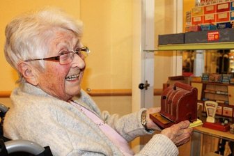 Kaufmannsläden: Besuch bei "Tante Emma" weckt Erinnerungen an die Kindheit - Ursula Zimmermann.