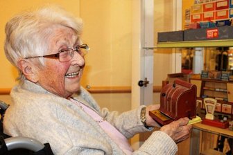 Kaufmannsläden: Besuch bei "Tante Emma" weckt Erinnerungen an die Kindheit - Ursula Zimmermann.