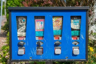 Ein Kaugummiautomat brachte die Polizei auf die Spur des Seriendiebes.
