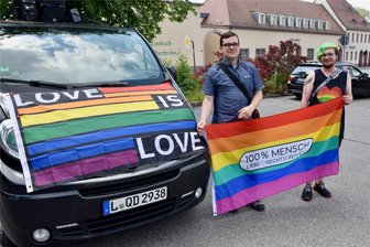 Kaum Interesse an Limbacher Christopher Street Day - Sven Voitel (li.), Organisator des ersten Limbacher Christopher Street Day, und Tobias Krause vom Christopher Street Day aus Frankenberg.