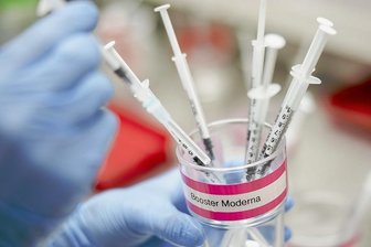 Kaum jede zweite Arztpraxis bietet Impfungen gegen Corona an - Bereit zum Boostern.