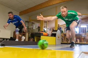 Kegeln-Verbandsliga: SG Grün-Weiß Mehltheuer stolpert beim Liganeuling - Mit 607 Kegeln war Daniel Höring (rechts) bei der ersten Niederlage der beste Kegler der SG Grün-Weiß Mehltheuer.