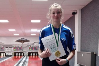 Keglerin aus Geyer vergoldet ihren Vorsprung - Mariella Diestelmeier, Bezirksmeisterin vom TSV Geyer.