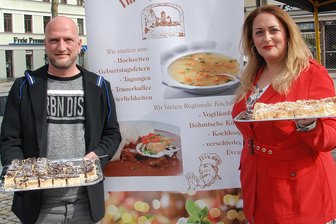 Kehrtwende: Schlosswirte bleiben nun doch im vogtländischen Oelsnitz - Alexander und Veronika Ruthe eröffnen nach ihrem Abschied von Schloss Voigtsberg ab Mai als neue Betreiber den leerstehenden „Sperk“ in der Innenstadt. Für die Speisegaststätte gibt das deutsch-tschechische Ehepaar seine Pläne auf, an den Bodensee überzusiedeln.