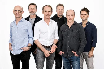 Keimzeit-Sänger liest in Chemnitz aus Kinderbuch - Der Sänger der Band Keimzeit, Norbert Leisegang (dritter von links), gastiert zu einer Lesung in Chemnitz.