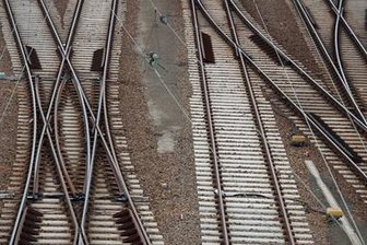 Kein Ausbau der Bahnlinie nach Leipzig: Wirtschaft protestiert -