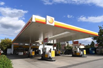 Kein Bargeld mehr an der Tankstelle abheben: Darum streicht Shell seinen Cash-Service - An 1200 Shell-Tankstellen konnten Kunden der Cash Group Bargeld abheben. In wenigen Tagen wird der Service eingestellt.