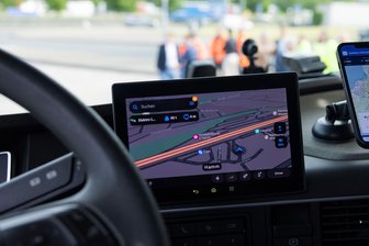Kein freier Lkw-Stellplatz - Abhilfe an Autobahn-Anlagen - Das neue System SID. 