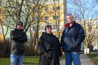 Kein Geld, keine Räume: Aus für Chemnitzer Stadtteil-Treff - In Chemnitz hoffen Paul Wodrig, Sandra Plonus und Jan Schulze (von links) auf eine Zukunft für den Wohngebietstreff „Bei Heckerts“. Er wurde von einem Bürgerverein über viele Jahre hinweg betrieben. Zum Jahreswechsel musste er schließen.