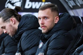Kein Leihgeschäft mit dem Chemnitzer FC: Darum bleibt Luc Elsner beim FC Erzgebirge Aue - Am vergangenen Wochenende saß Elsner bereits wieder beim FC Erzgebirge Aue auf der Bank. Auch über den Januar hinaus bleibt der 20-Jährige ein Veilchen.