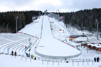 Kein Skisprung-Weltcup in der Vogtland-Arena: Darum wurde Klingenthal aus dem Kalender gestrichen - Tote Hose in der Vogtland-Arena im nächsten Winter? Wenn Klingenthal nicht für einen anderen Ort als Ersatz einspringt, wird das so.