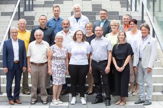 Kein Vereinsleben ohne Ehrenamt - 15 von 20 Sportfunktionären waren der Einladung des Vogtlandkreises gefolgt und nahmen aus den Händen von Landrat Rolf Keil und dem Präsident des Kreissportbundes, Steffen Fugmann, die Ehrungen für ihr ehrenamtliches Engagement entgegen. 