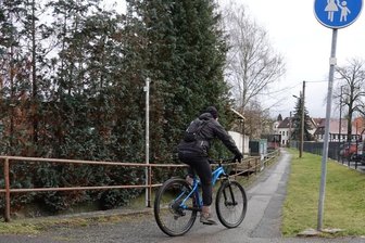 Kein Vorzug für den Radweg - Der im Durchschnitt 2,50 Meter breite Marienthaler Geh- und Radweg wird vor allem im Sommer sehr gut genutzt.