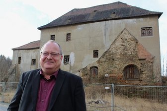 Keine Auflagen für den Käufer: Wieso Schloss Dölau verfällt - Schloss Dölau bei Greiz. Der FDP-Landtagsabgeordnete Dirk Bergner fordert den Freistaat Thüringen auf, das Schloss zu retten.