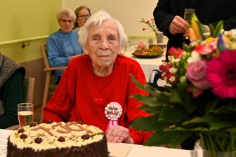 Keine Brille und kaum Tabletten: So feiert Gertrud Köpping in Rochlitz ihren 100. Geburtstag - Gertrud Köpping feierte im Pflegeheim „Lindenblick“ in Rochlitz ihren 100. Geburtstag.