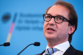 Keine Chance für den Ausbau der Bahnlinie Chemnitz-Leipzig - Bundesverkehrsminister Alexander Dobrindt (CSU) stellte den Entwurf des Bundesverkehrswegeplans vor.