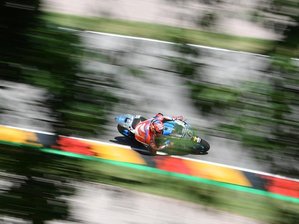 Keine erste Reihe für deutsche Piloten auf dem Sachsenring - Stefan Bradl wird den Deutschland-Grand-Prix von Platz 21 aus in Angriff nehmen.