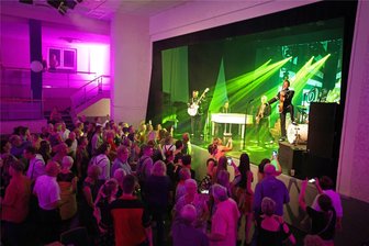 Keine Großveranstaltungen mehr im Schützenhaus Hohenstein-Ernstthal? - Die Konzerte der Rock’n’Roll-Band The Firebirds sorgen im Schützenhaus immer für einen vollen Saal mit hunderten Besuchern. Doch in den letzten Wochen gab es für solche Großveranstaltungen keine Verträge mehr.