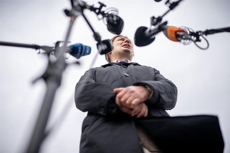 Keine Illusionen mehr - Ein Mitarbeiter des AfD-Politikers Maximilian Krah steht unter dem Verdacht der Spionage für China.