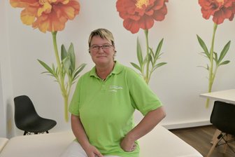 „Keine KI kann mich ersetzen“: Wie eine Zwickauer Hausärztin sich für die Zukunft wappnet - Sally Goldberg startet ab September in ihrer neuen Praxis im Ärztehaus an der Crimmitschauer Straße. Früher war dort die Poliklinik Sachsenring.