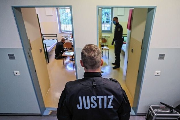 Keine Strafmilderung für Dauergast im Gericht - Ein 27-Jähriger will nicht ins Gefängnis. Doch vor dem Landgericht Chemnitz scheiterte seine Berufung (Symbolfoto). 