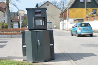 Keine warme Suppe, nur teure Fotos: Mittelsachsens „Gulaschkanone“ erwischt 3000 Raser - Teuere Fotos: Die sogenannte „Gulaschkanone“ des Landkreises beim Einsatz am vorigen Donnerstag in Weigmannsdorf, Gemeinde Lichtenberg Erzgebirge.