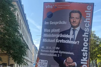 "Keinesfalls CDU-Wahlwerbung": Wenn die Volkshochschule in Dresden Kretschmer plakatiert - Plakat in Dresden: Für nächstes Jahr steht der "Klartext"-Termin von Sachsens Ministerpräsidenten Michael Kretschmer bei der Volkshochschule Dresden nach deren Angaben noch nicht fest.