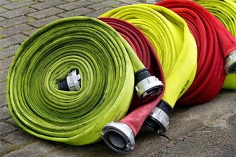 Kellerbrand in Burkersdorf bei Frauenstein: Warum die Feuerwehr nicht löschen musste - Bei dem Einsatz in Frauenstein kam der Feuerwehrschlauch nicht zum Einsatz.