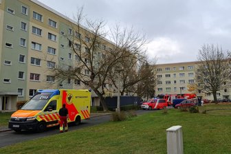 Kellerbrand in Plauener Wohnhaus – 40.000 Euro Schaden – Polizei ermittelt wegen fahrlässiger Brandstiftung - Feuerwehr und Rettungsdienst mussten wegen eines Kellerbrandes in Plauen ausrücken.