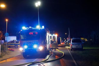 Kellerbrand in Wittgensdorf - Die Feuerwehr war am Donnerstagabend mit mehreren Einsatzkräften in Wittgensdorf.