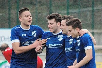 Kellerkind plant nächsten Coup - In den vergangenen beiden Wochen gab es bei den Fußballern von Wacker Auerswalde viel Grund zur Freude. Nach zwei Siegen in Folge haben sie sich an die Kontrahenten im Abstiegskampf herangepirscht.