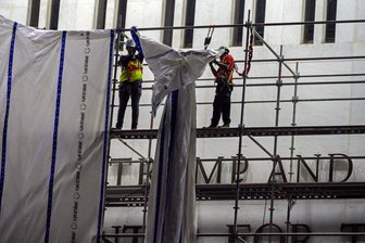 Kennedy Center: Haben Trumps Namen vom Gebäude entfernt - Arbeiter haben laut dem Kennedy Center Trumps Namen von der Fassade der Kultureinrichtung entfernt.