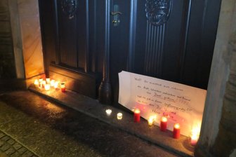 Kerzen-Protest vor Rathäusern im Erzgebirge -