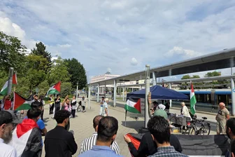 Kette mit Davidstern geraubt: Jüdische Gemeinde reagiert auf Übergriff am Rande von pro-palästinensischer Kundgebung - Am 25. Juli protestierten rund 100 Personen für die Menschen in Gaza.