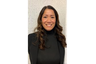 KI-Assistent soll ausländische Arbeitskräfte nach Mittelsachsen lotsen - Jennifer Diehl, Chefin der Ausländerbehörde im Landratsamt, hat das Serviceportal aufgebaut.