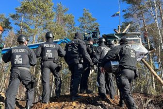 Kiesabbau statt Wald: Räumung vom "Heibo" bei Dresden hat begonnen - 