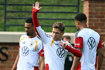 Kimmichs WM-Ansage: Jeder muss den Titel wollen - DFB-Kapitän Kimmich (m.) nimmt seine Kollegen in die Pflicht.