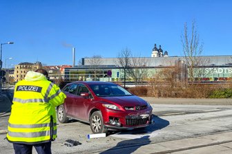 Kind bei Unfall in Plauen verletzt - Bei einem Unfall in Plauen nahe des Stadtbads wurde ein Kind verletzt.